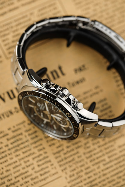Casio Watch:Standard Chronograph EFR-552D-1AV