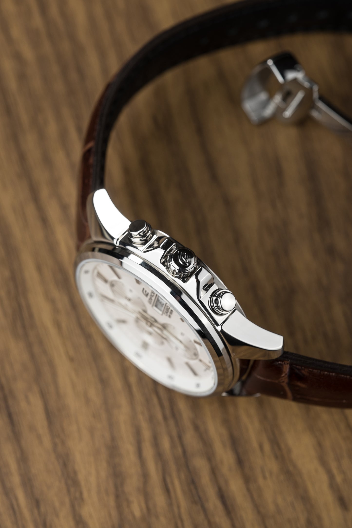 Casio Watch:Standard chronograph watch EFB-509L-7AV