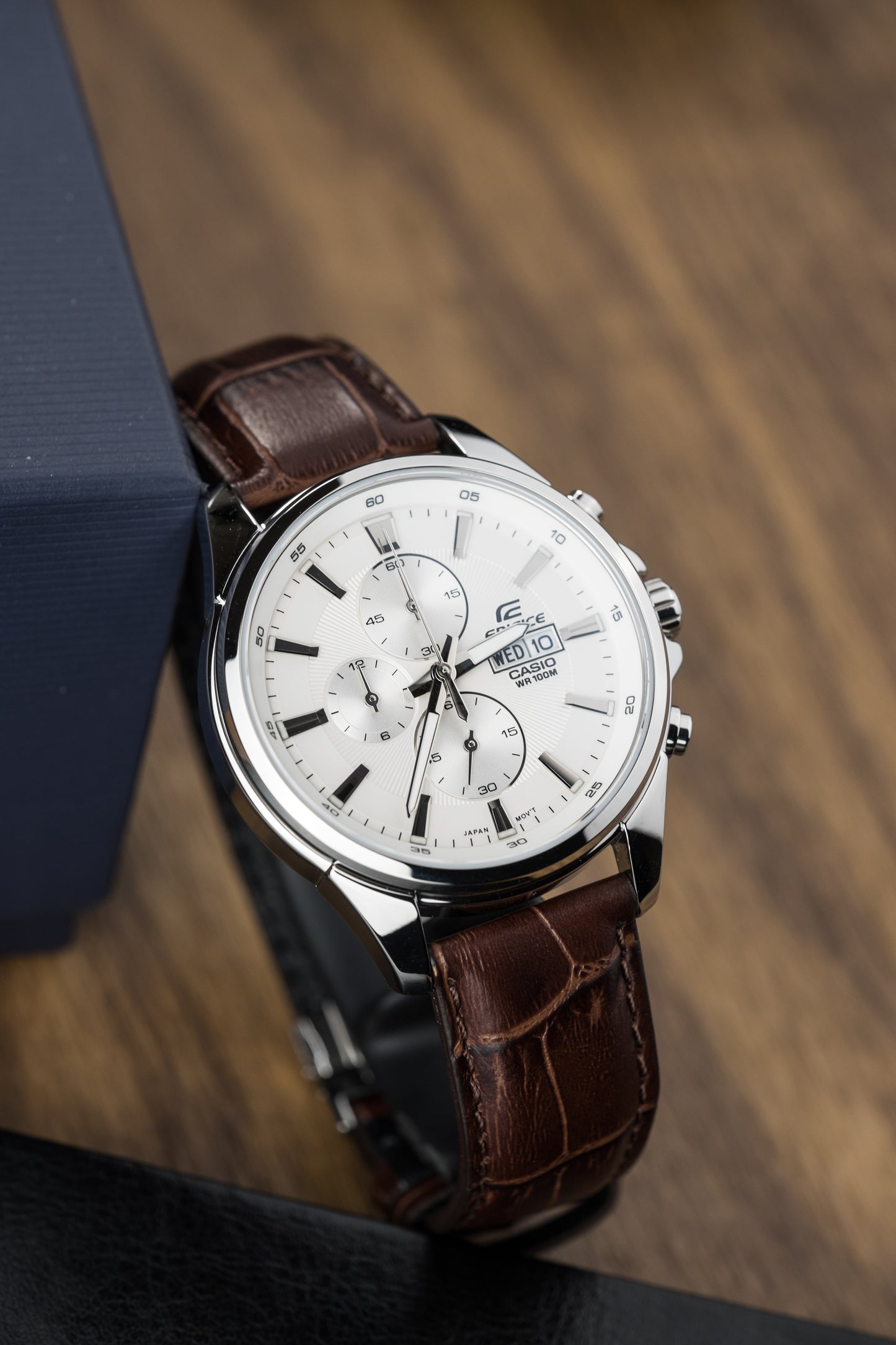 Casio Watch:Standard chronograph watch EFB-509L-7AV