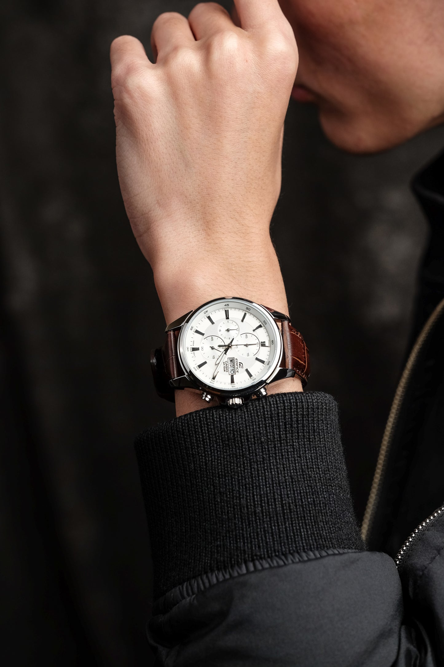 Casio Watch:Standard chronograph watch EFB-509L-7AV