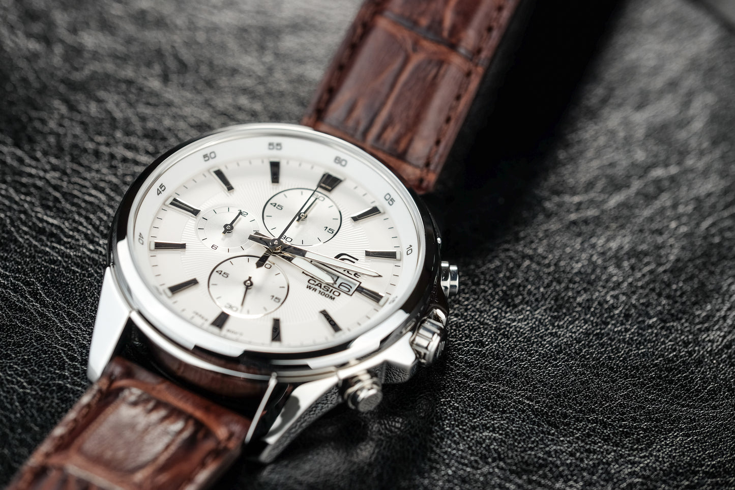 Casio Watch:Standard chronograph watch EFB-509L-7AV