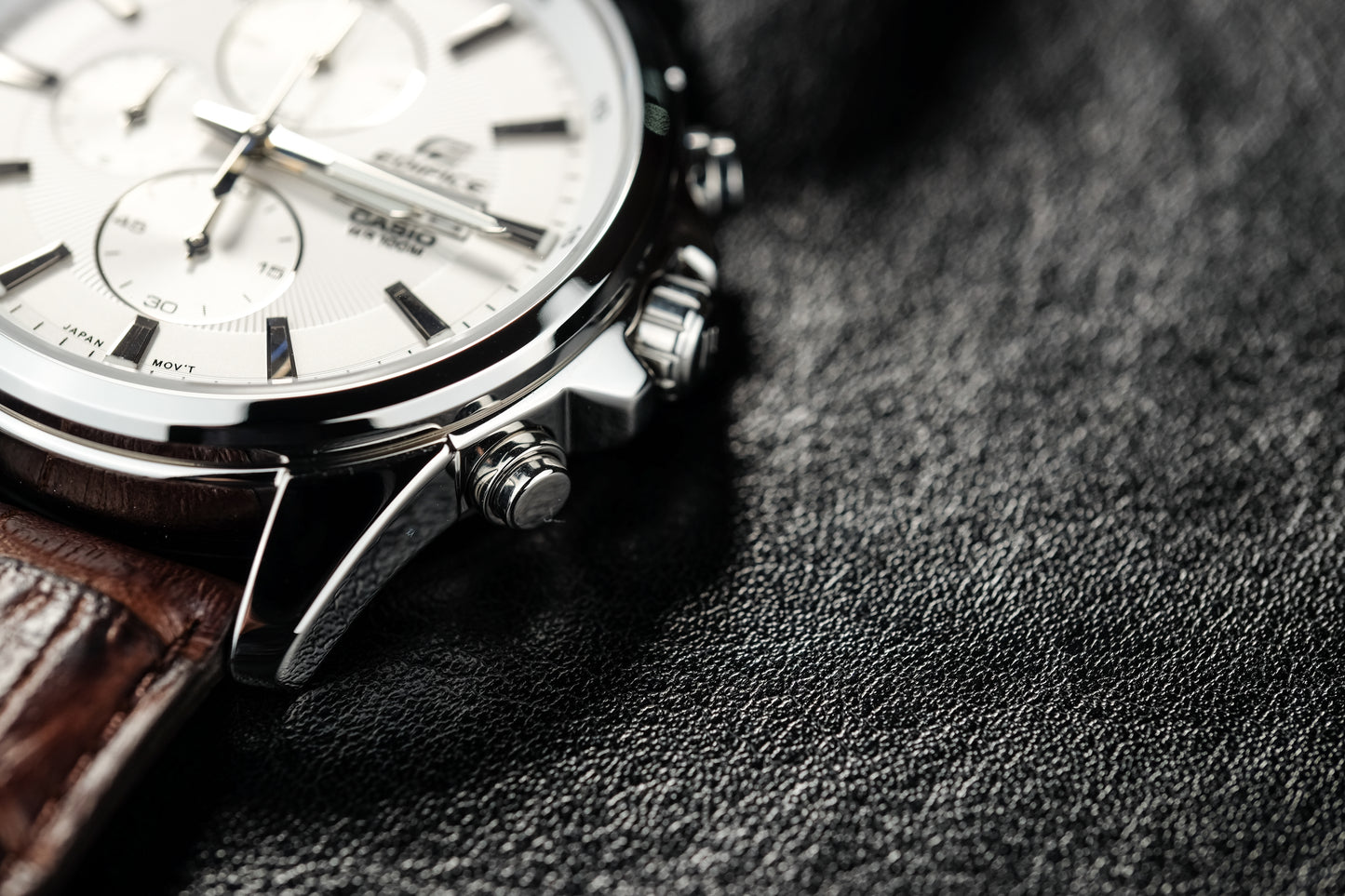 Casio Watch:Standard chronograph watch EFB-509L-7AV