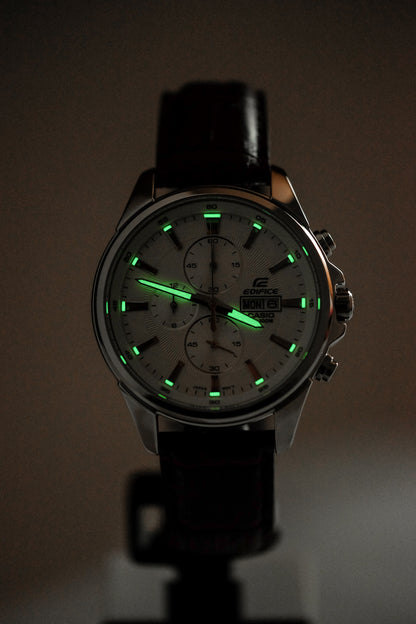 Casio Watch:Standard chronograph watch EFB-509L-7AV