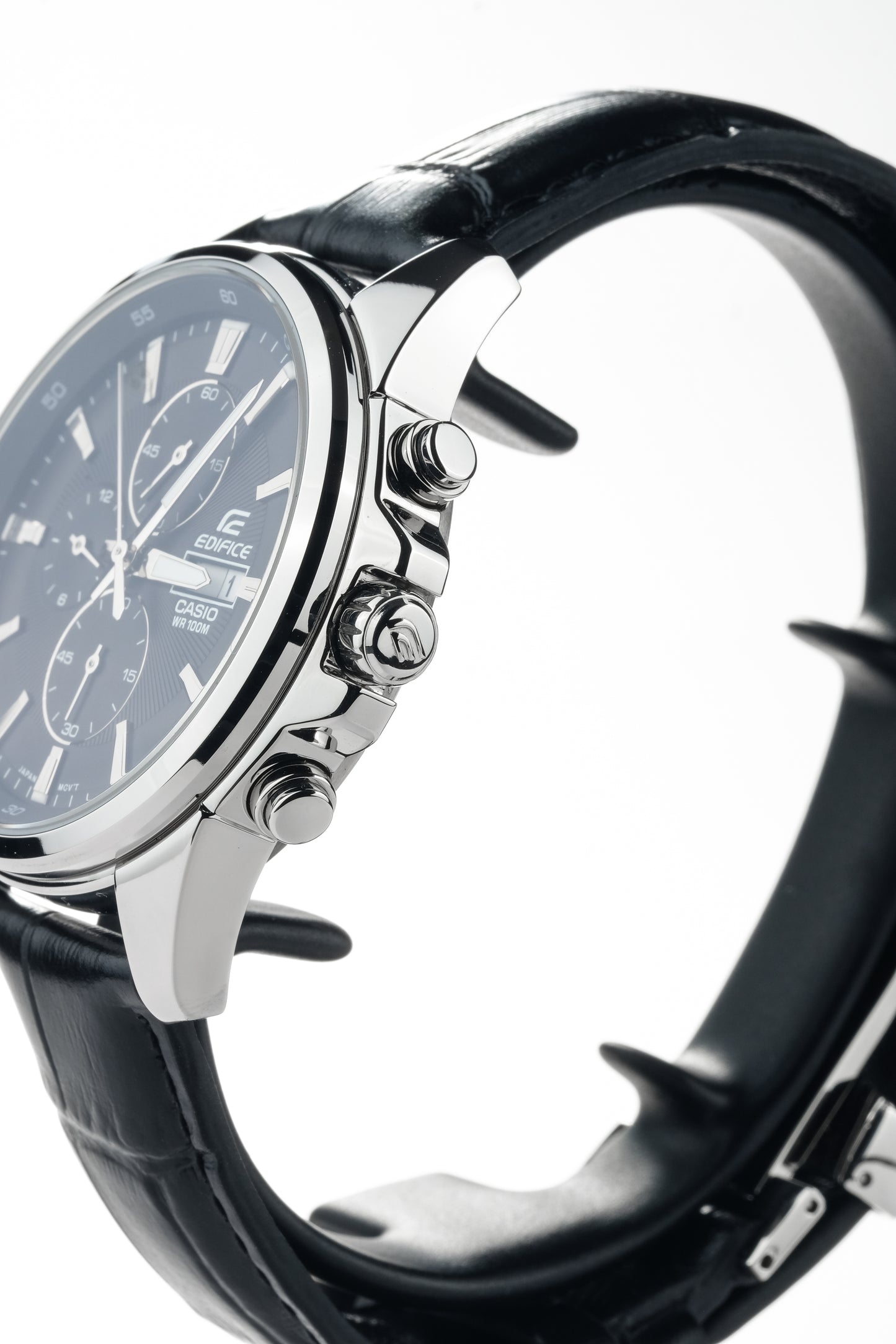 Casio Watch:Standard chronograph watch EFB-509L-1AV