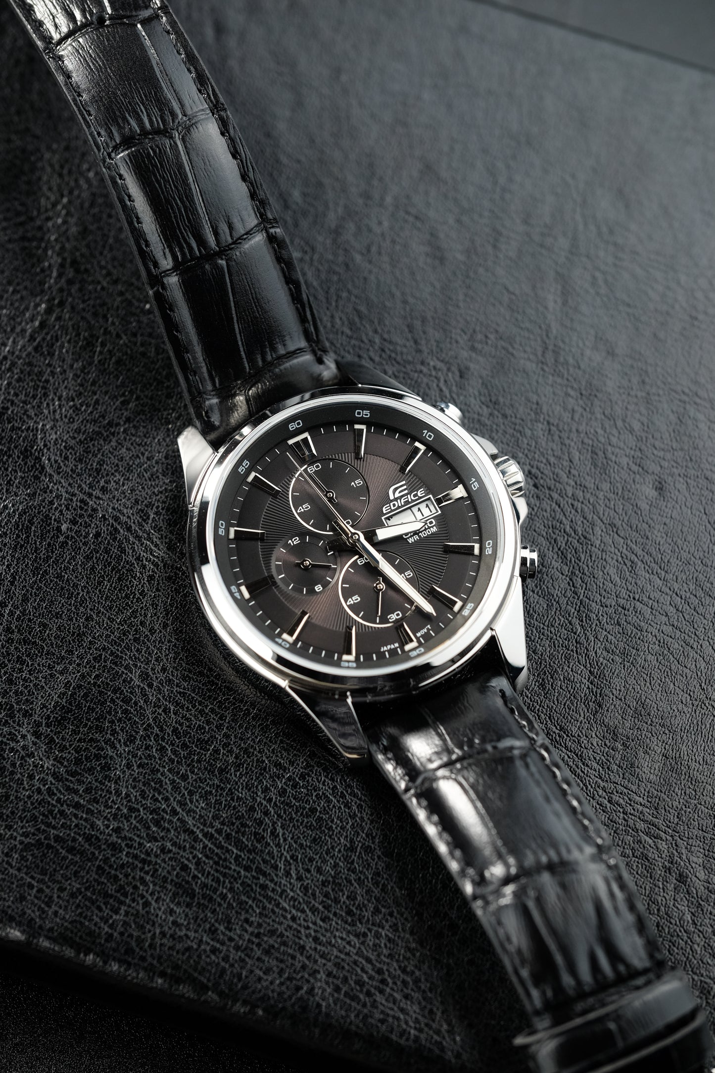 Casio Watch:Standard chronograph watch EFB-509L-1AV