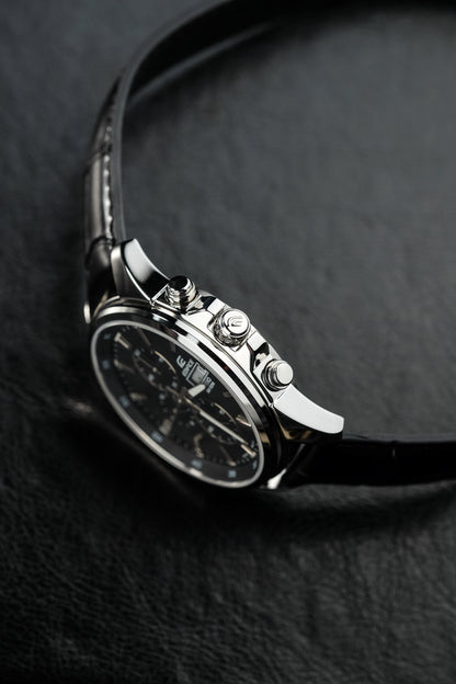 Casio Watch:Standard chronograph watch EFB-509L-1AV