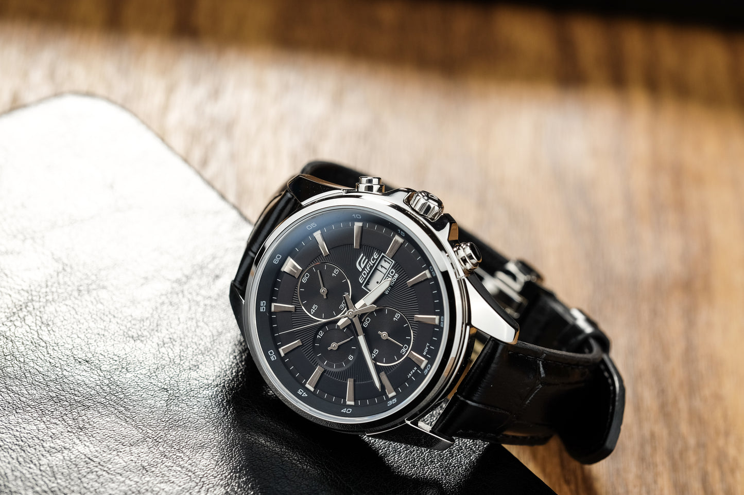 Casio Watch:Standard chronograph watch EFB-509L-1AV
