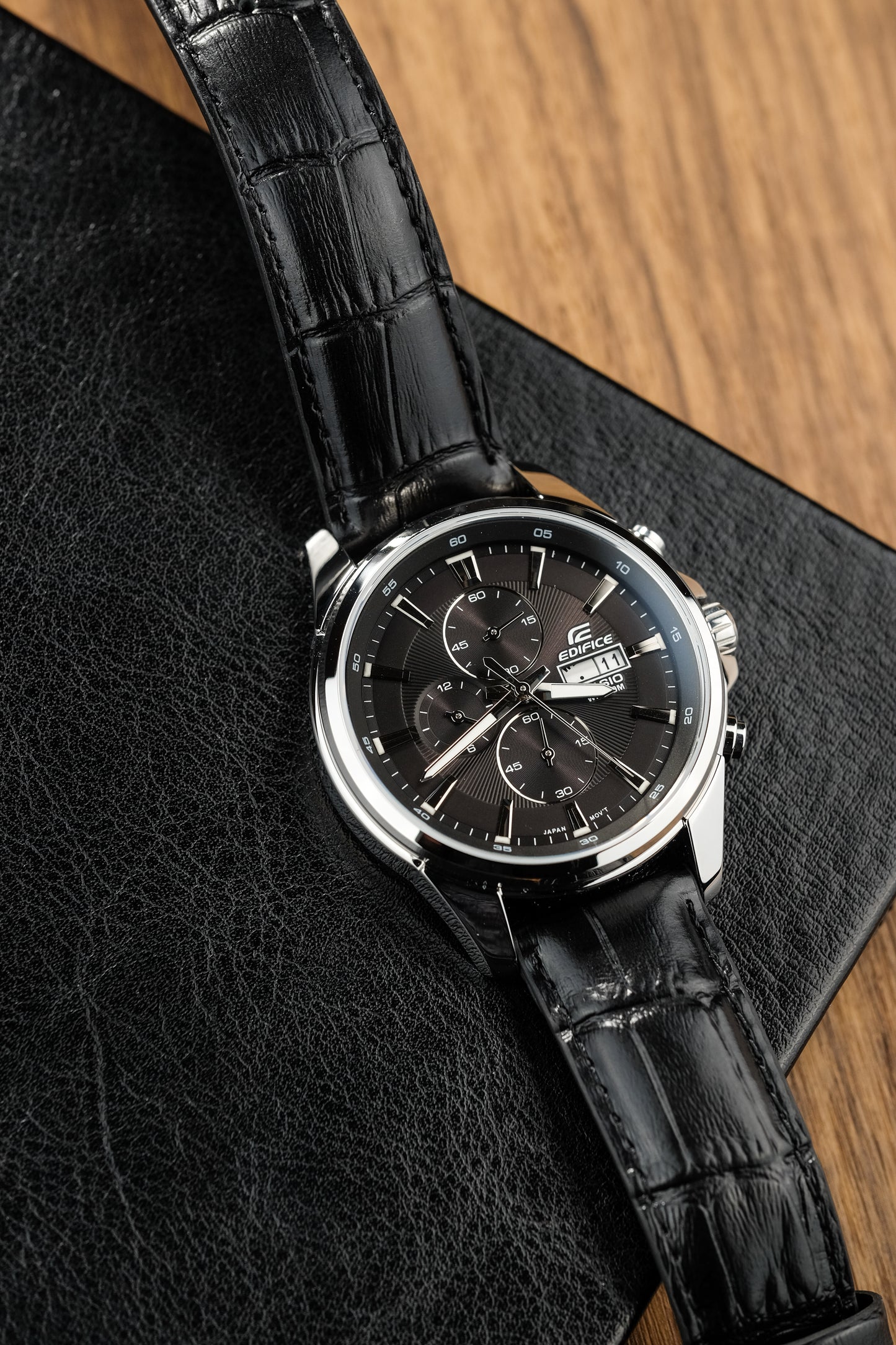 Casio Watch:Standard chronograph watch EFB-509L-1AV