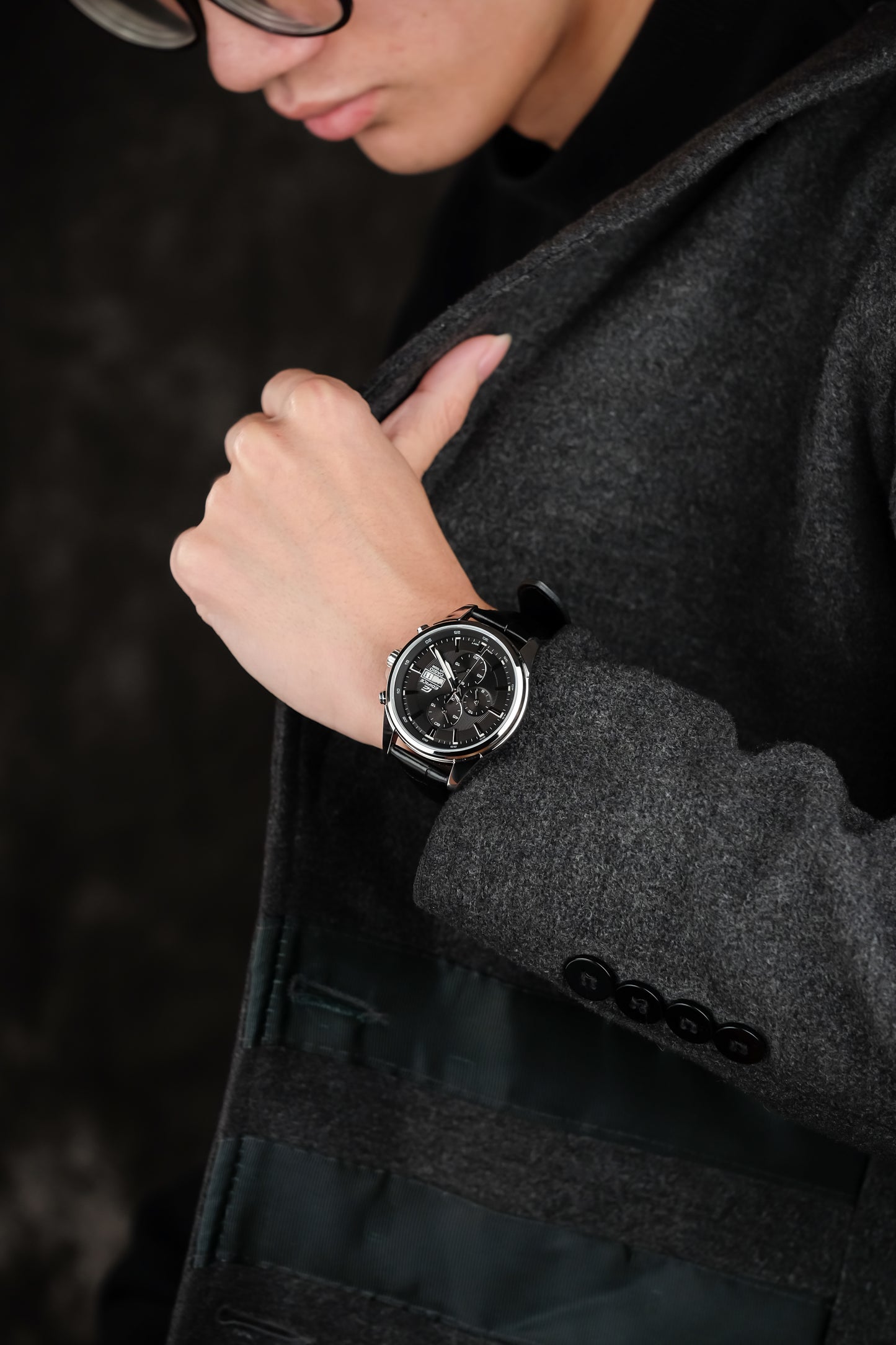 Casio Watch:Standard chronograph watch EFB-509L-1AV