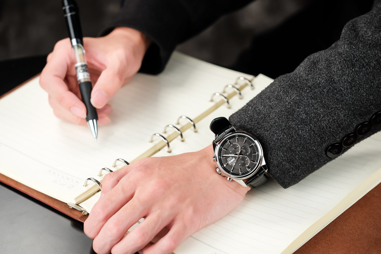 Casio Watch:Standard chronograph watch EFB-509L-1AV