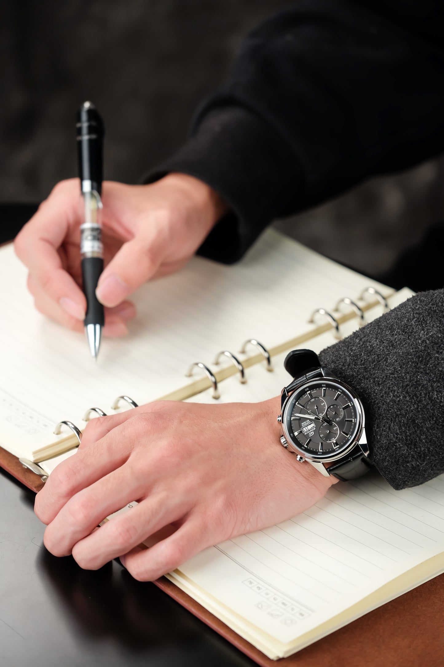 Casio Watch:Standard chronograph watch EFB-509L-1AV