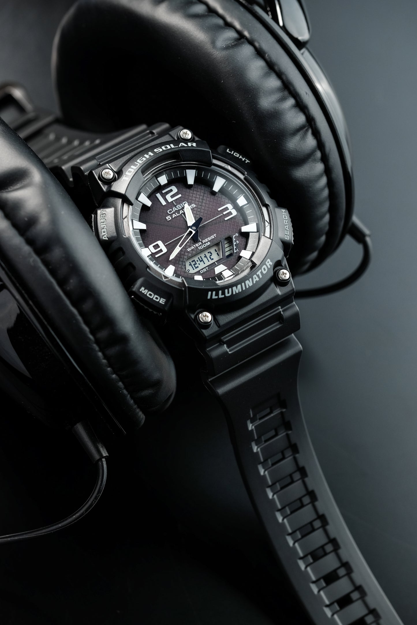 Casio Watch:STANDARD AQ-S810W-1AV