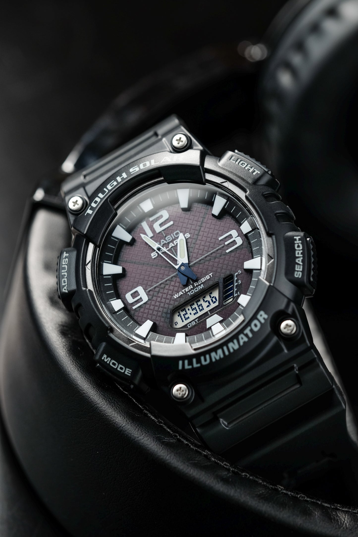 Casio Watch:STANDARD AQ-S810W-1AV