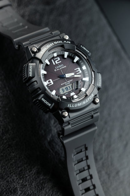 Casio Watch:STANDARD AQ-S810W-1AV