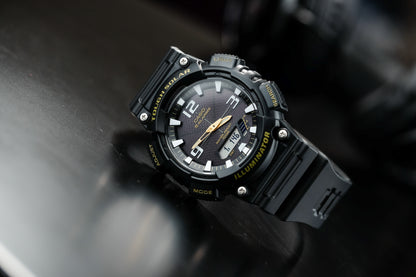 Casio Watch:STANDARD AQ-S810W-1BV