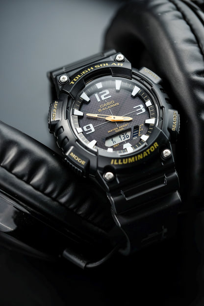 Casio Watch:STANDARD AQ-S810W-1BV