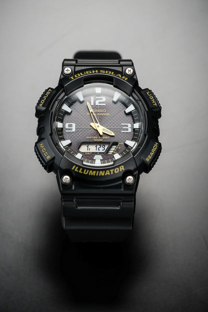 Casio Watch:STANDARD AQ-S810W-1BV