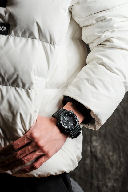 Casio Watch:STANDARD AQ-S810W-1AV
