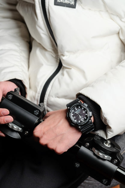 Casio Watch:STANDARD AQ-S810W-1AV