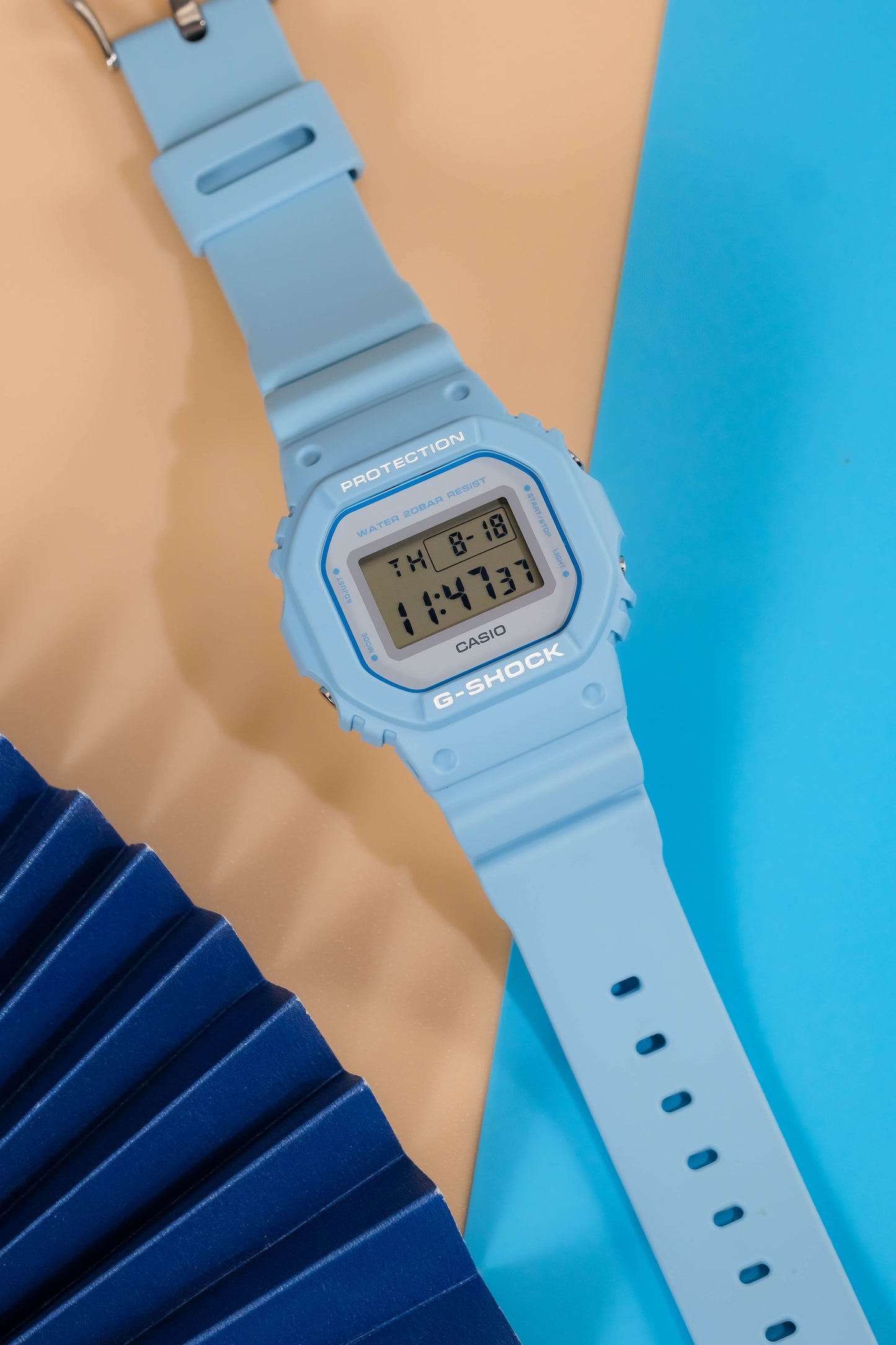 Casio Wactch:liquid crystal 5600 series DW-5600SC-2