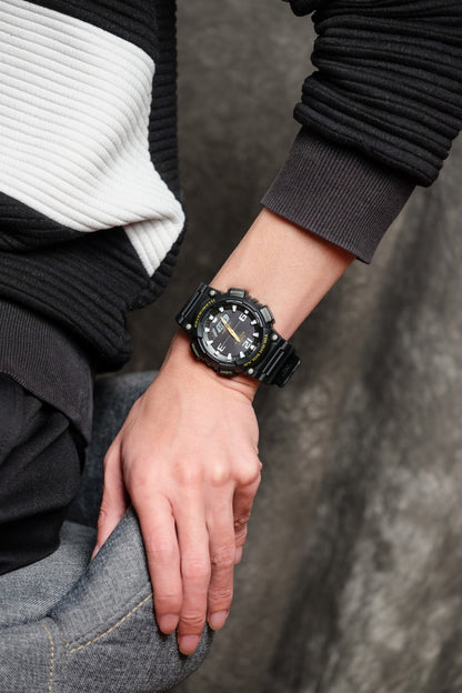 Casio Watch:STANDARD AQ-S810W-1BV