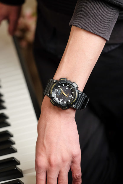 Casio Watch:STANDARD AQ-S810W-1BV