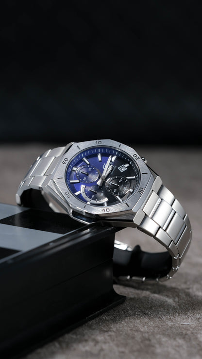 Casio Watch:Standard chronograph watch EFB-680D-2AV