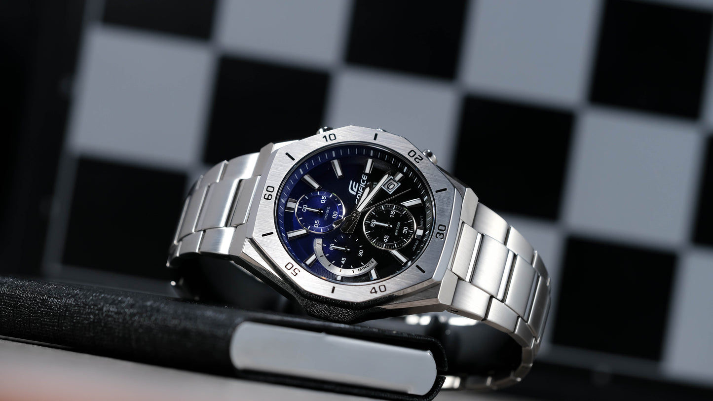 Casio Watch:Standard chronograph watch EFB-680D-2AV