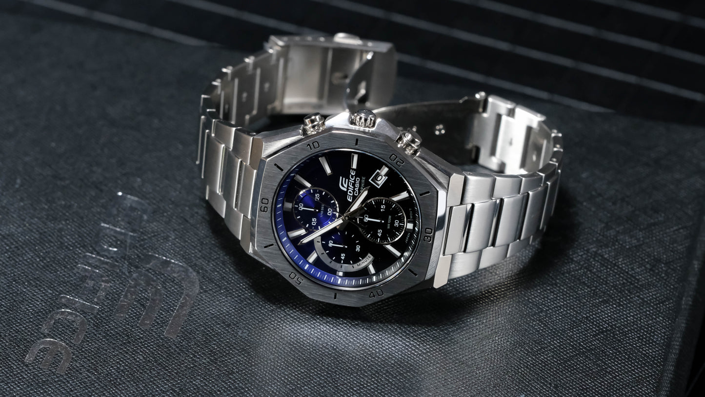 Casio Watch:Standard chronograph watch EFB-680D-2AV