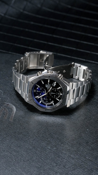 Casio Watch:Standard chronograph watch EFB-680D-2AV