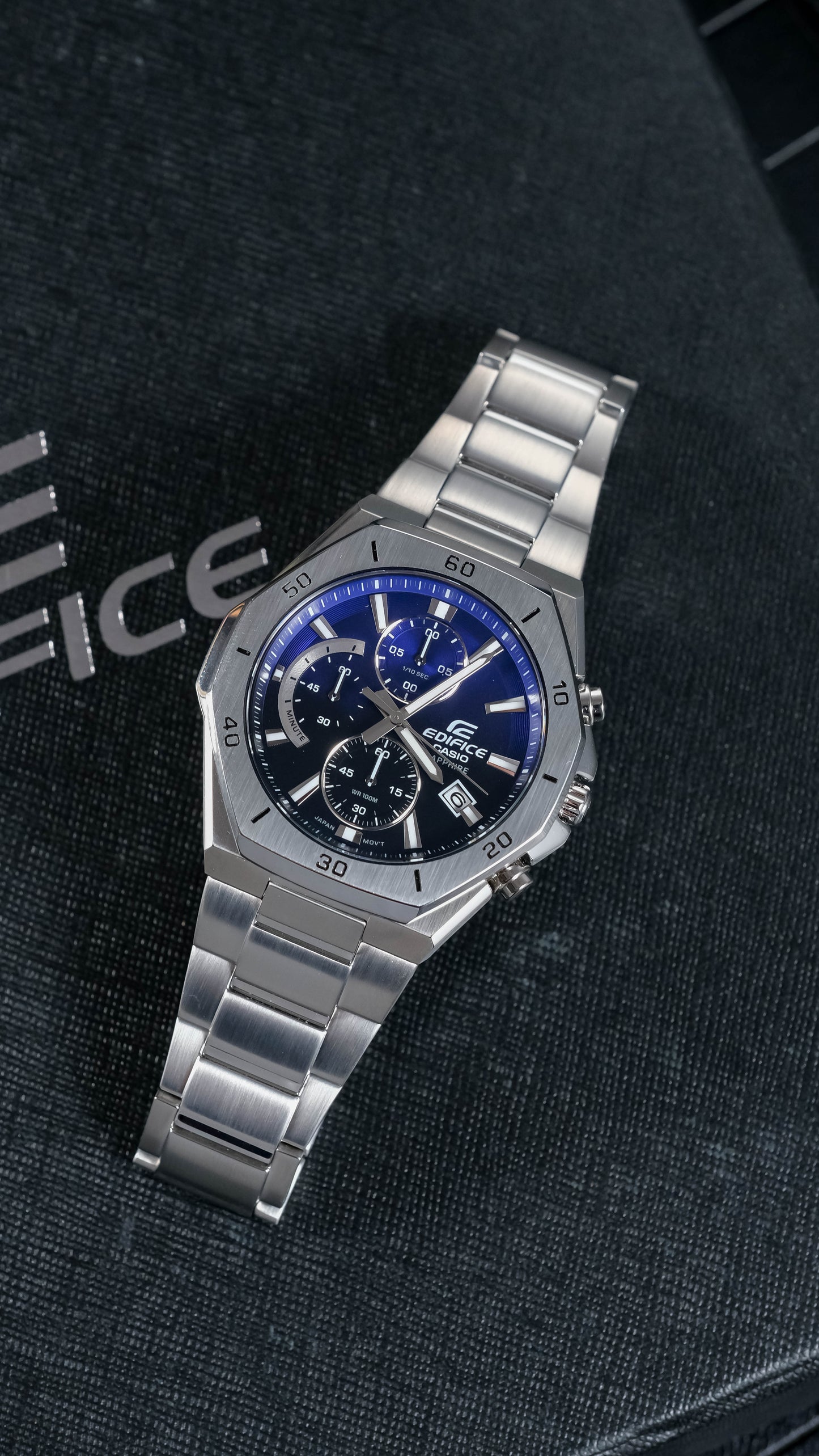Casio Watch:Standard chronograph watch EFB-680D-2AV