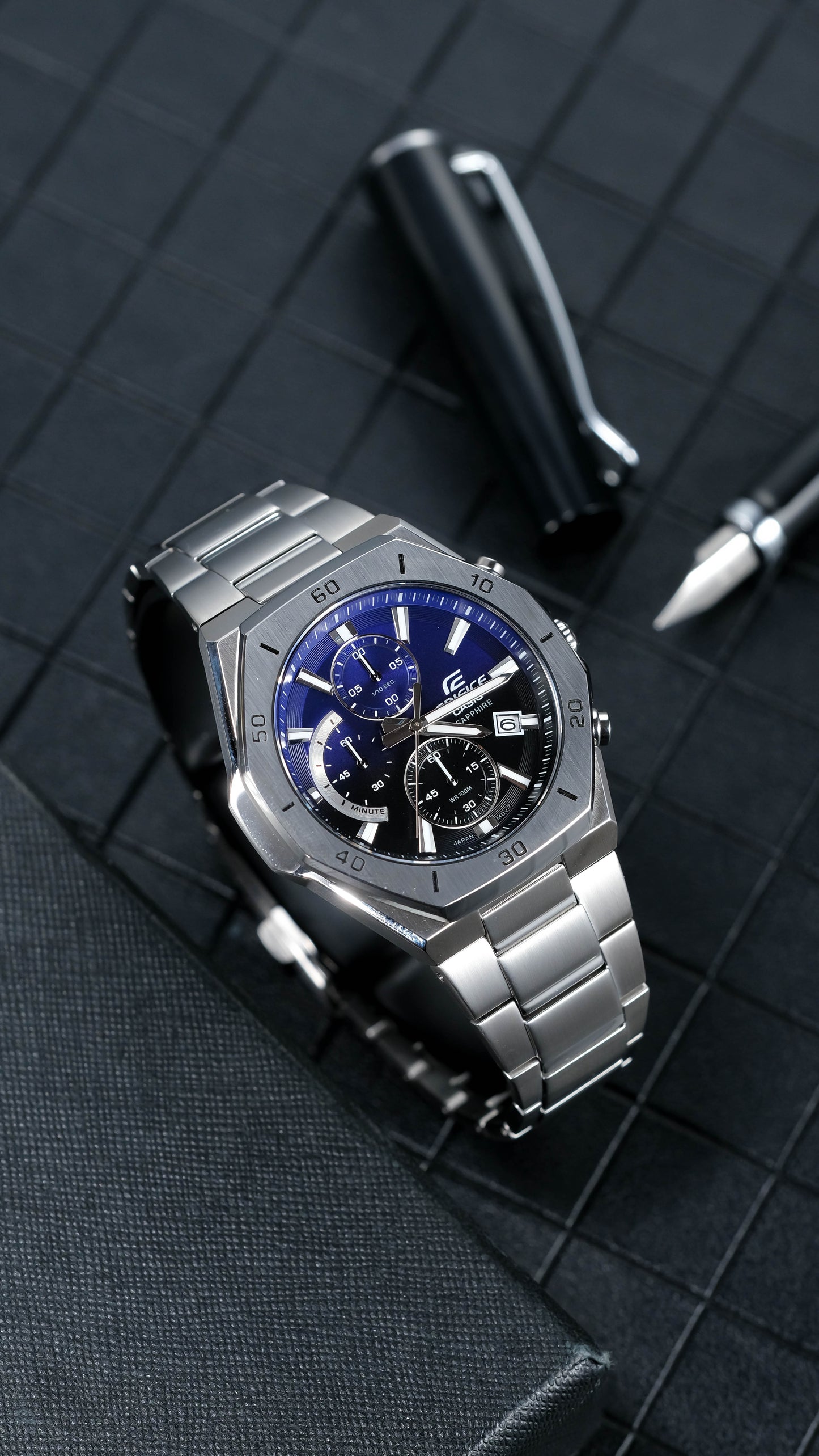Casio Watch:Standard chronograph watch EFB-680D-2AV