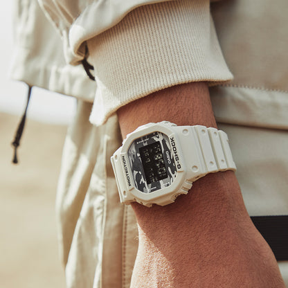 Casio Watch:DIGITAL 5600 SERIES DW-5600CA-8