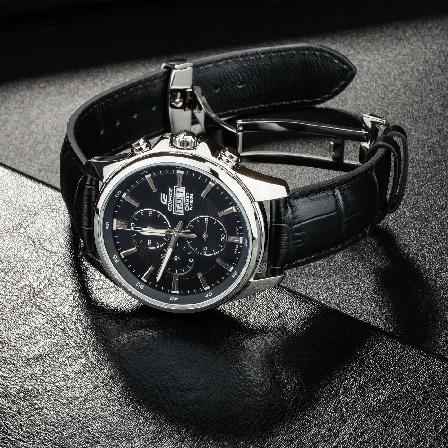 Casio Watch:Standard chronograph watch EFB-509L-1AV