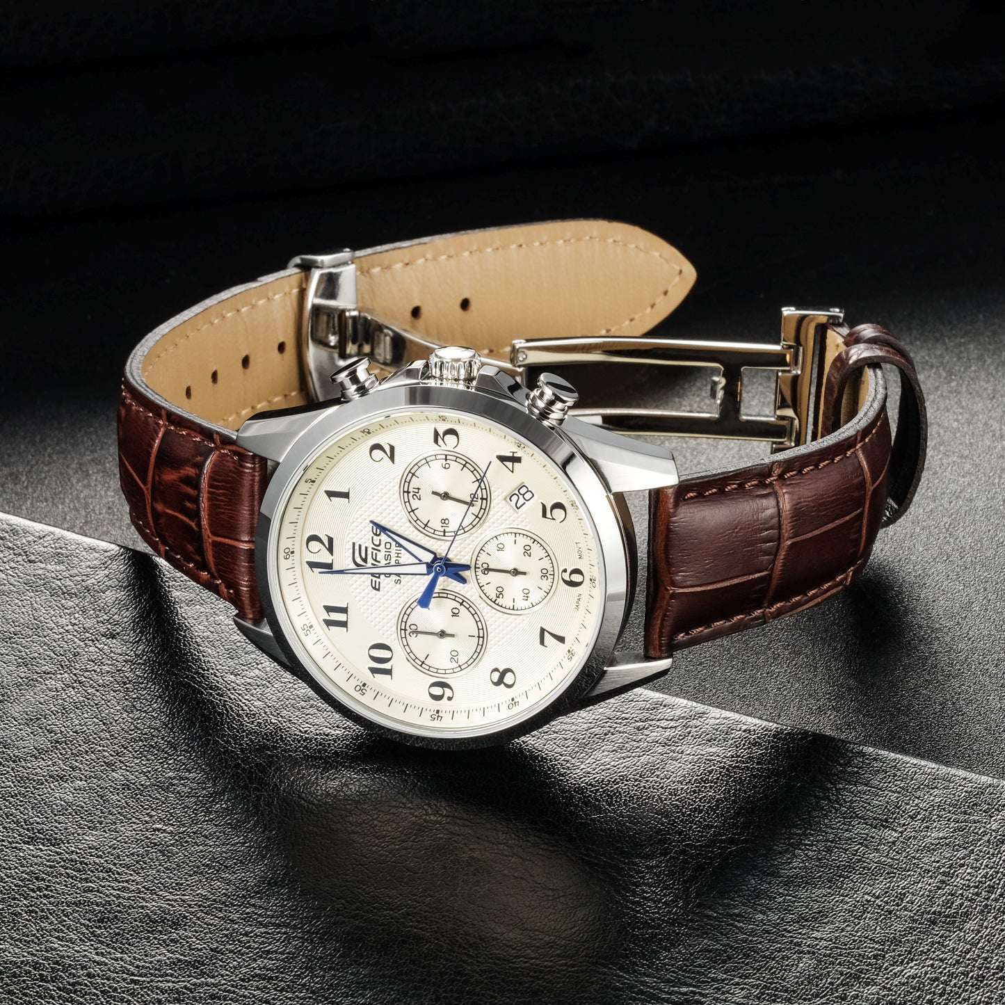 Casio Watch:Standard chronograph watch EFB-650L-7AV