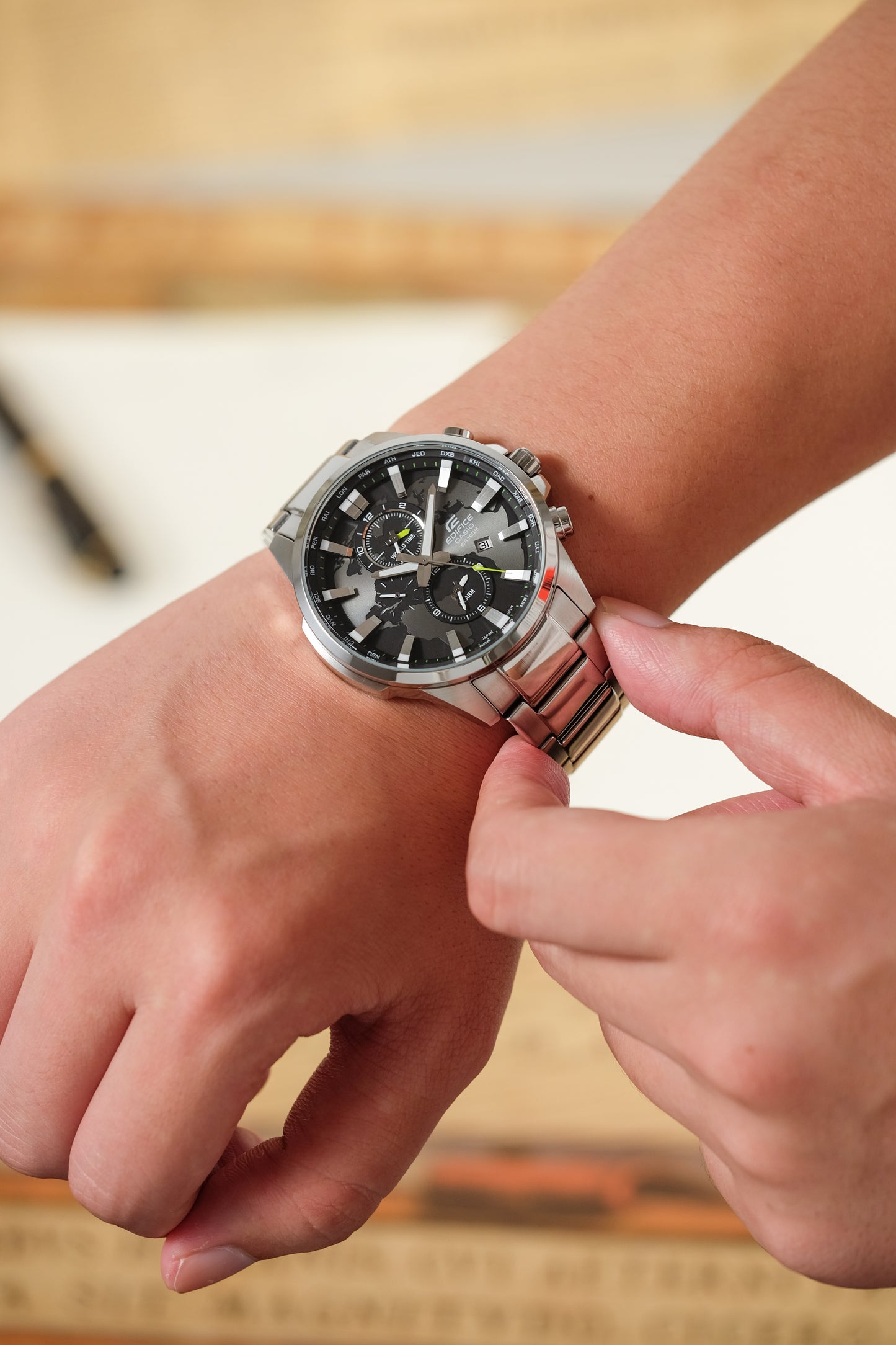 Casio Watch:Multi-pointer EFR-303D-1AV