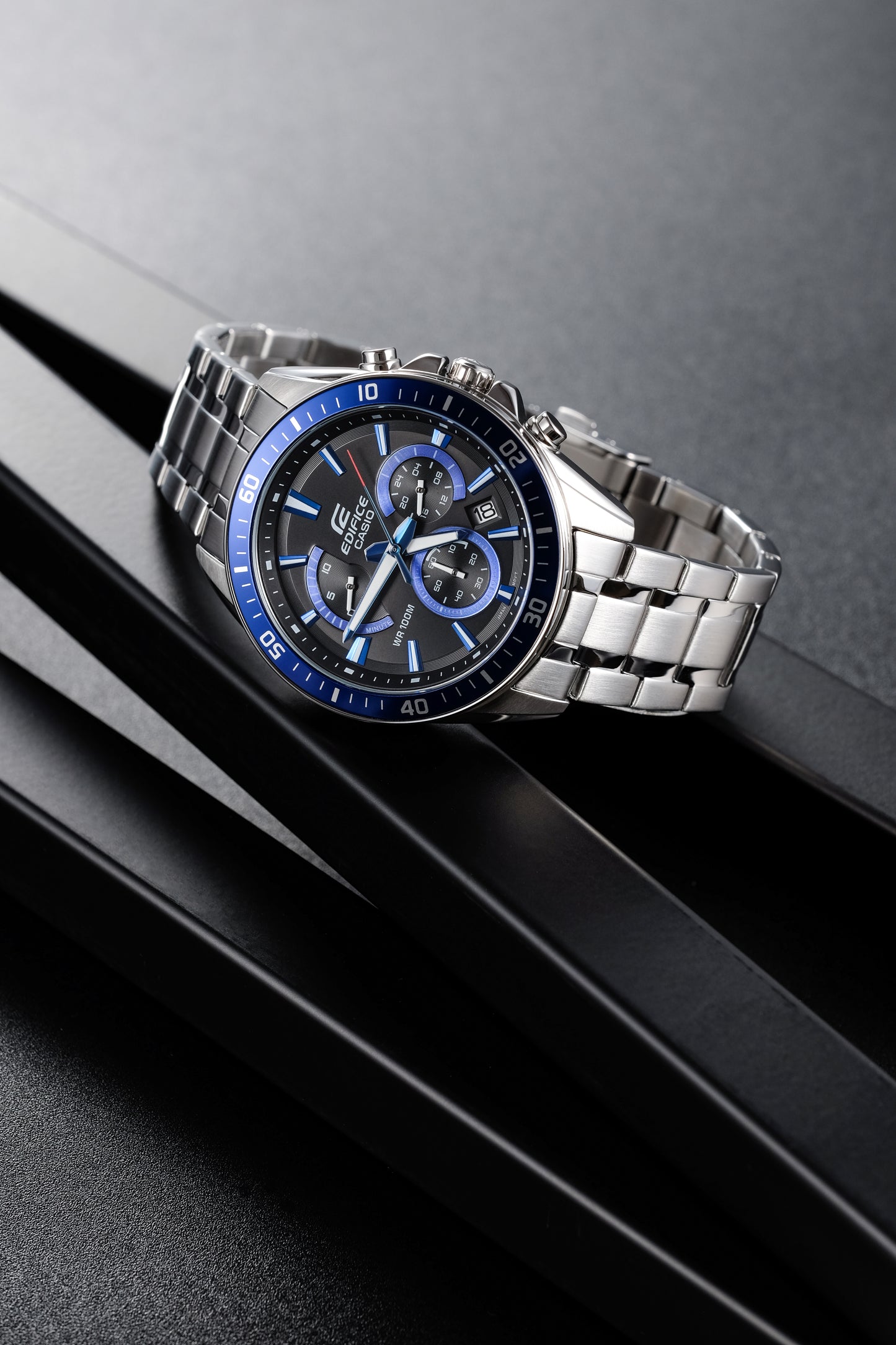 Casio Watch:Standard Chronograph EFR-552D-1A2V