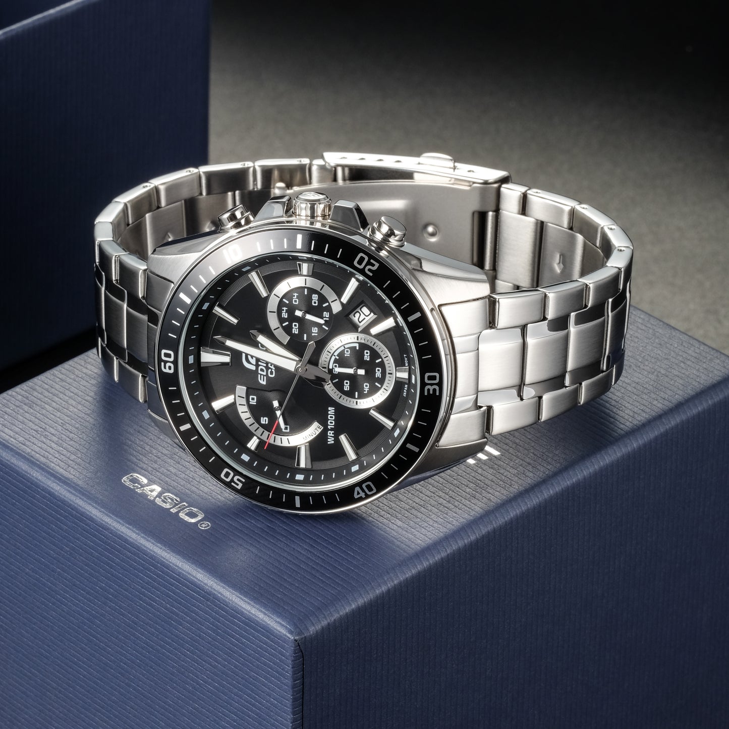 Casio Watch:Standard Chronograph EFR-552D-1AV