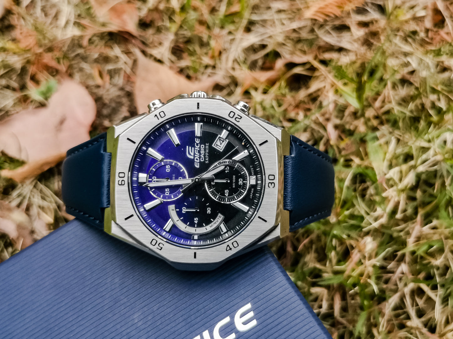 Montre Casio : Montre chronographe standard EFB-680L-2AV