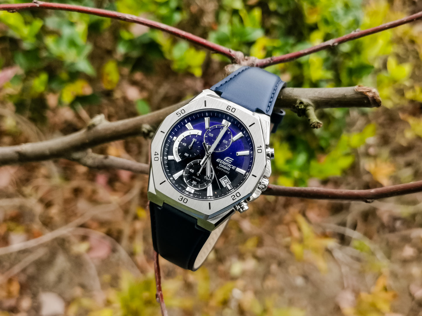 Montre Casio : Montre chronographe standard EFB-680L-2AV