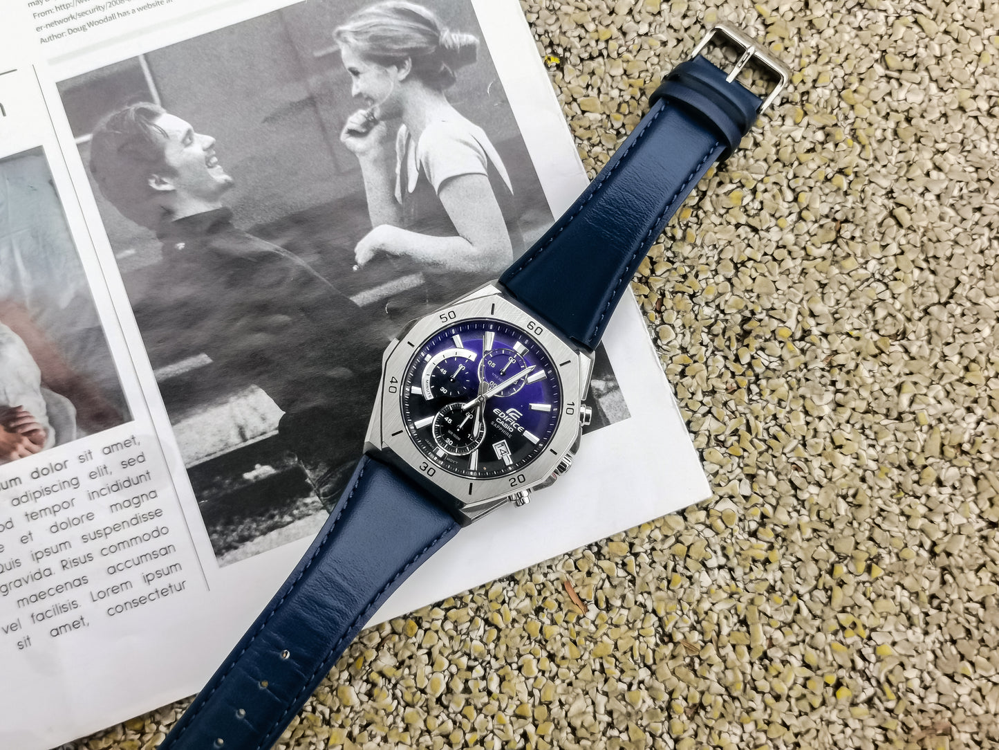 Montre Casio : Montre chronographe standard EFB-680L-2AV