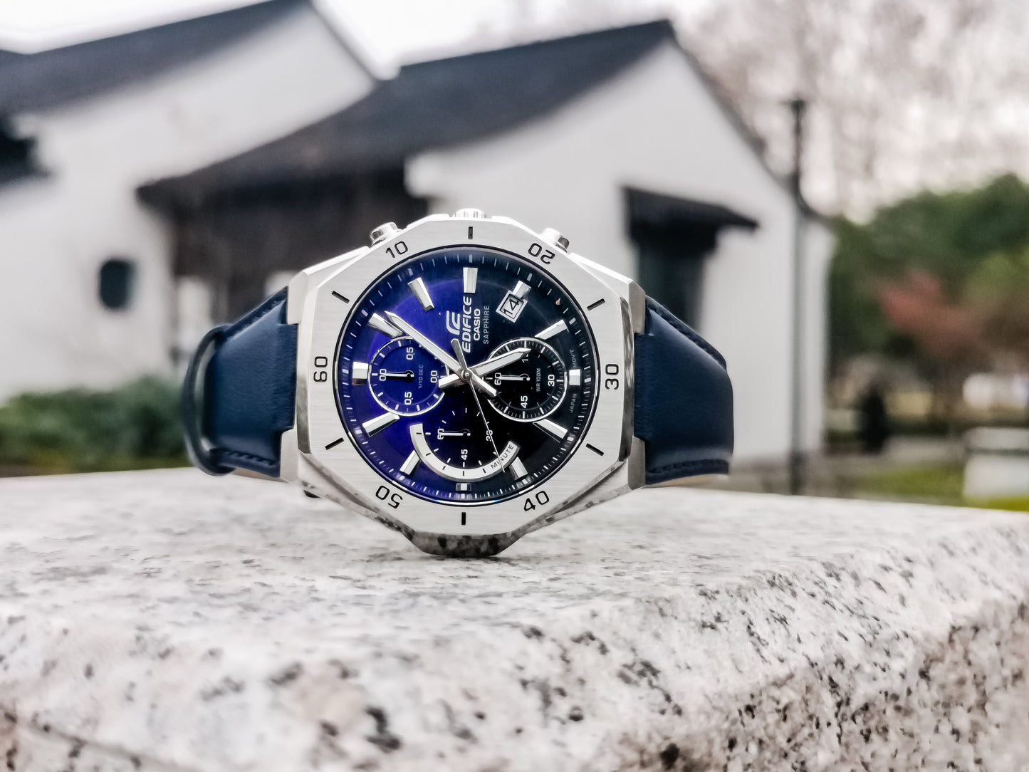 Montre Casio : Montre chronographe standard EFB-680L-2AV
