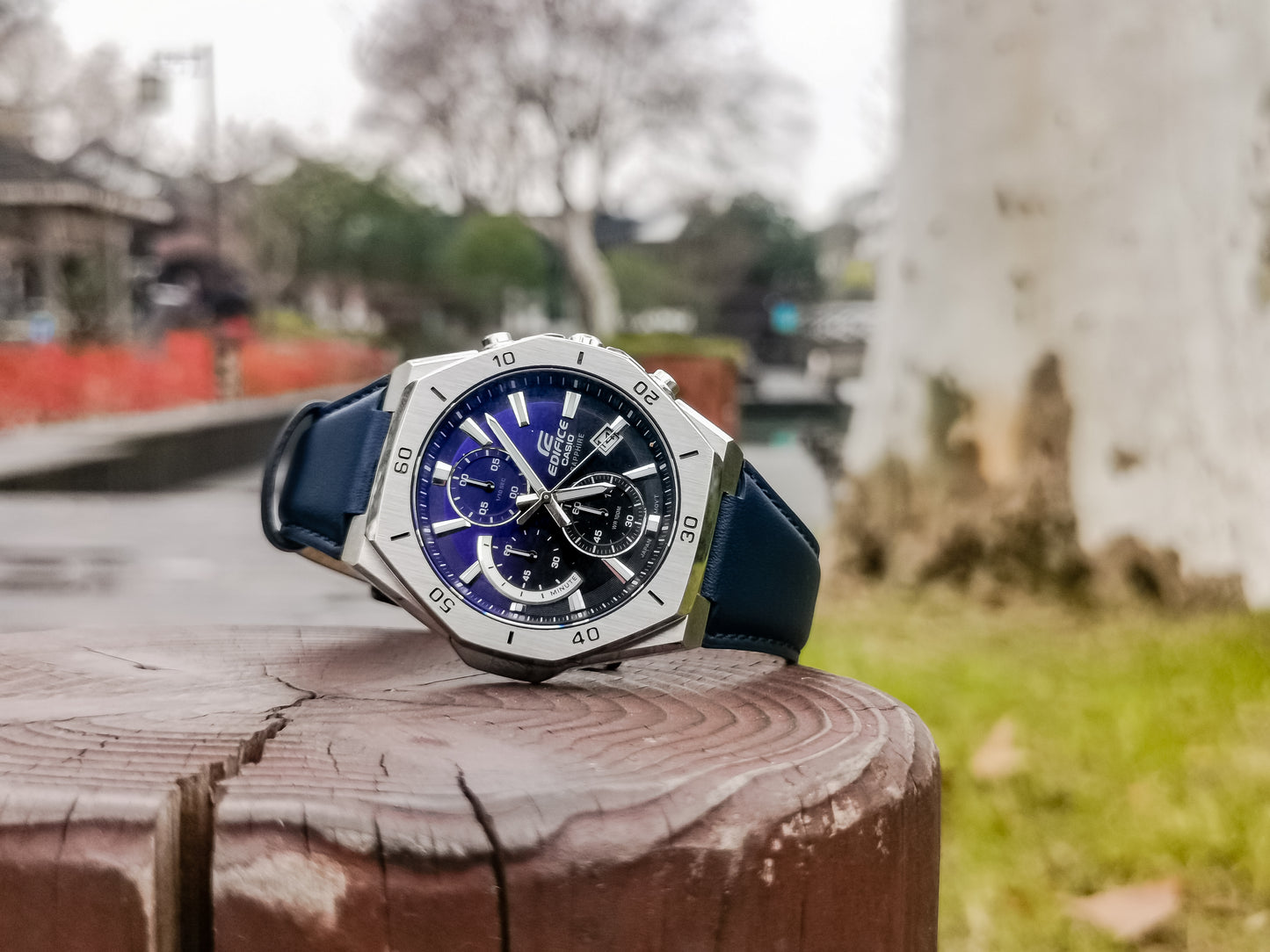 Montre Casio : Montre chronographe standard EFB-680L-2AV
