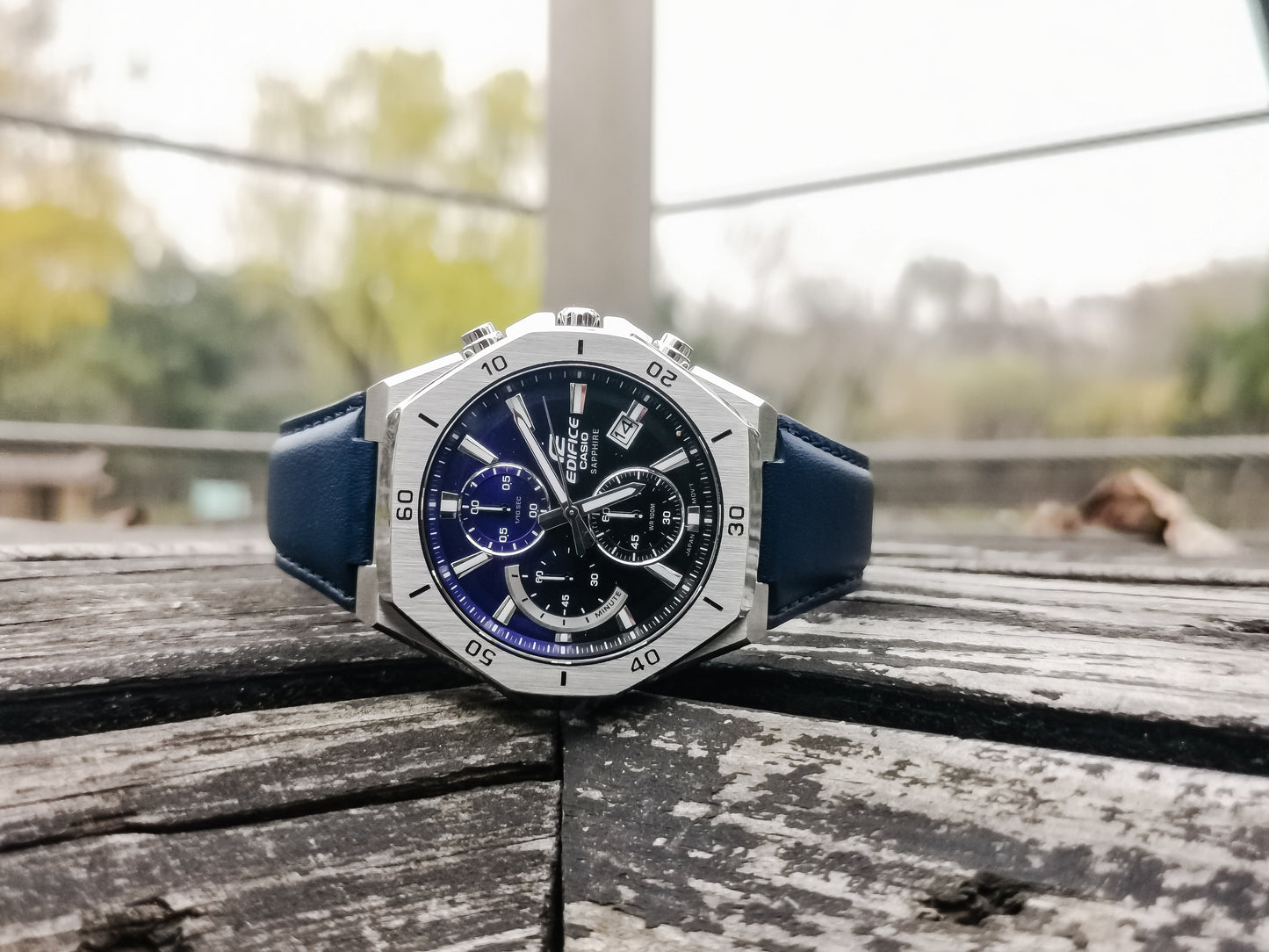 Montre Casio : Montre chronographe standard EFB-680L-2AV