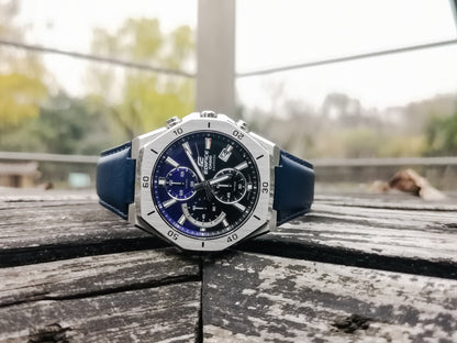 Montre Casio : Montre chronographe standard EFB-680L-2AV