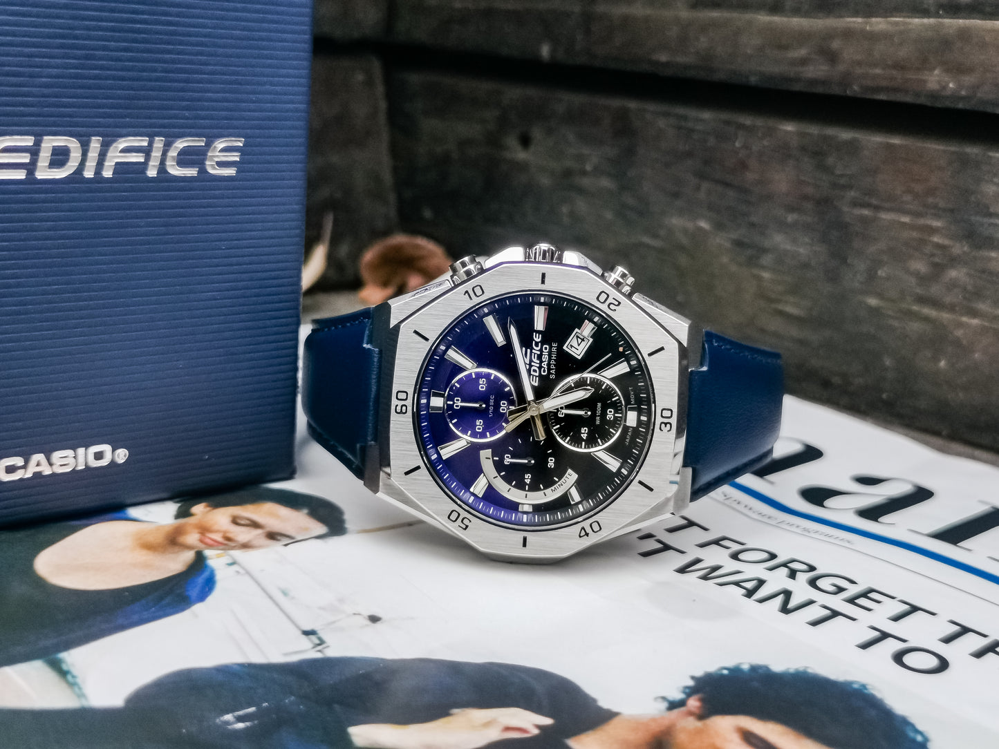 Montre Casio : Montre chronographe standard EFB-680L-2AV