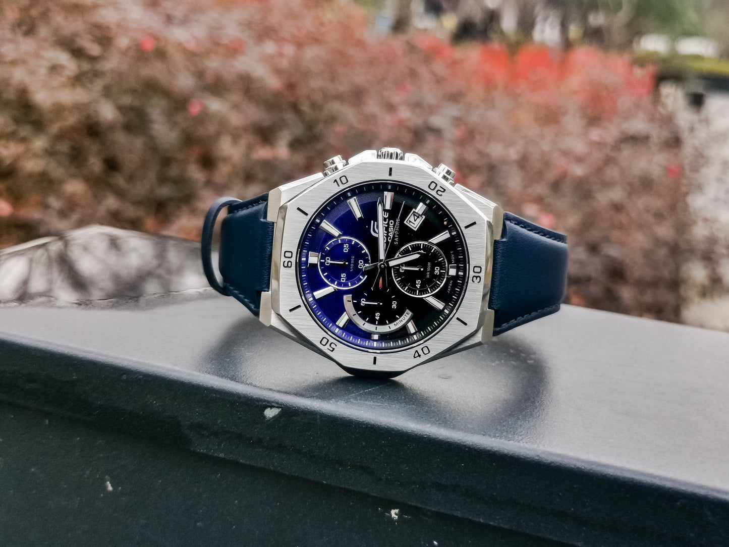 Montre Casio : Montre chronographe standard EFB-680L-2AV
