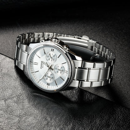 Casio watch:Analog MTP-1375D-1AV