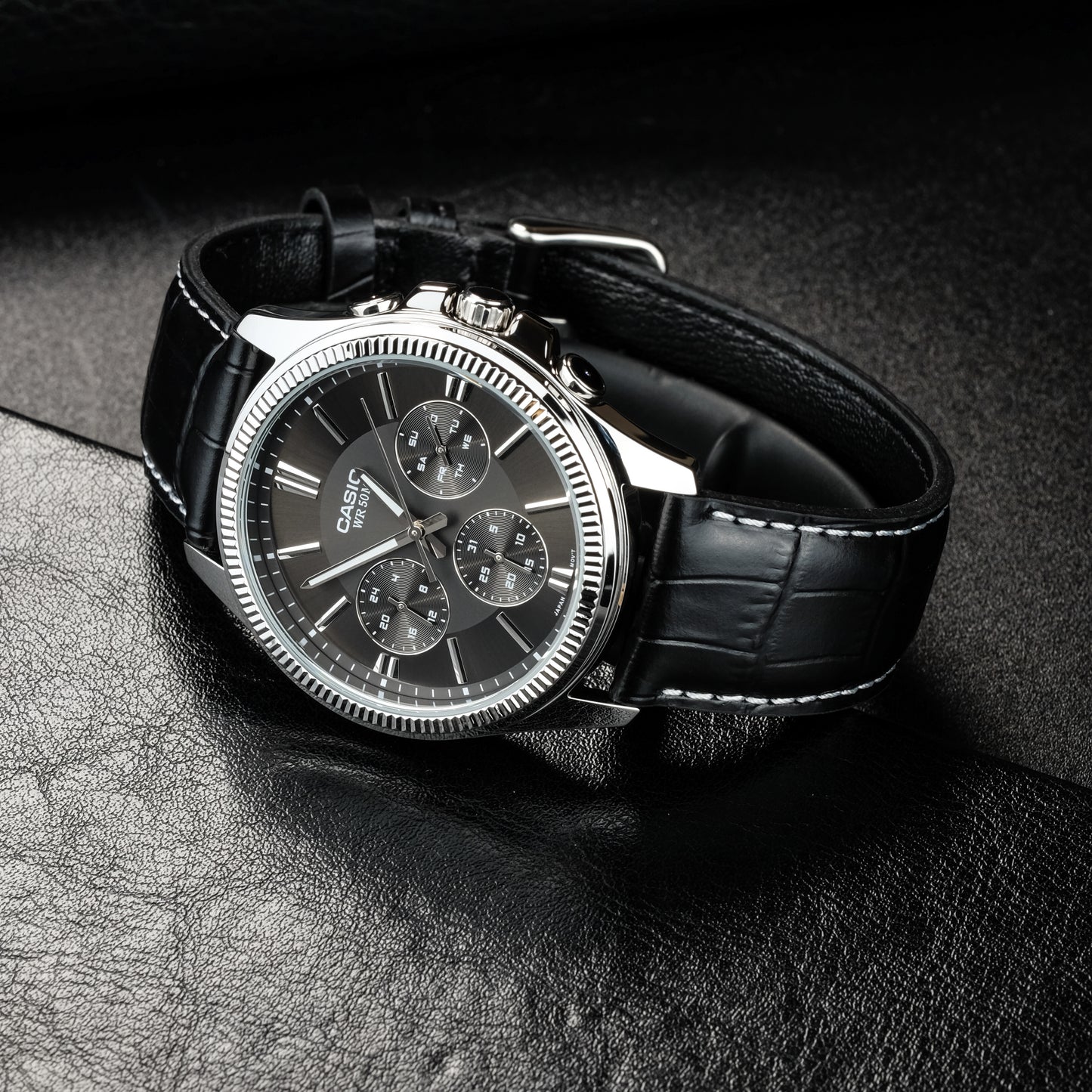 Casio watch:Analog MTP-1375L-1AV