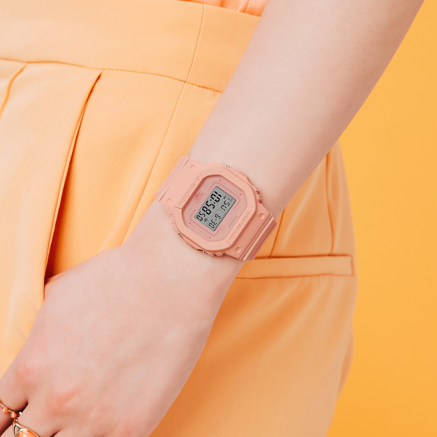 Casio watch:liquid crystal lady GMD-S5600BA-4